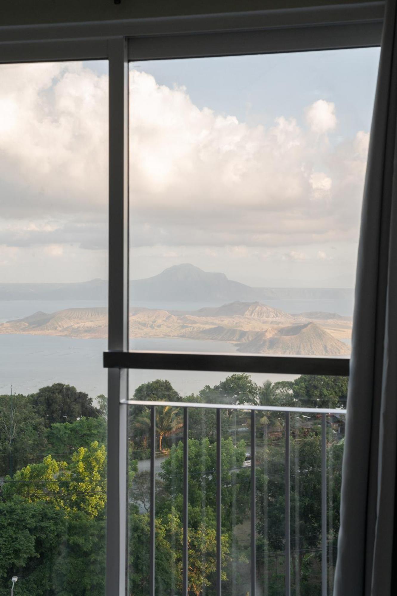 Wind Residence 4 Tagaytay City Exterior photo